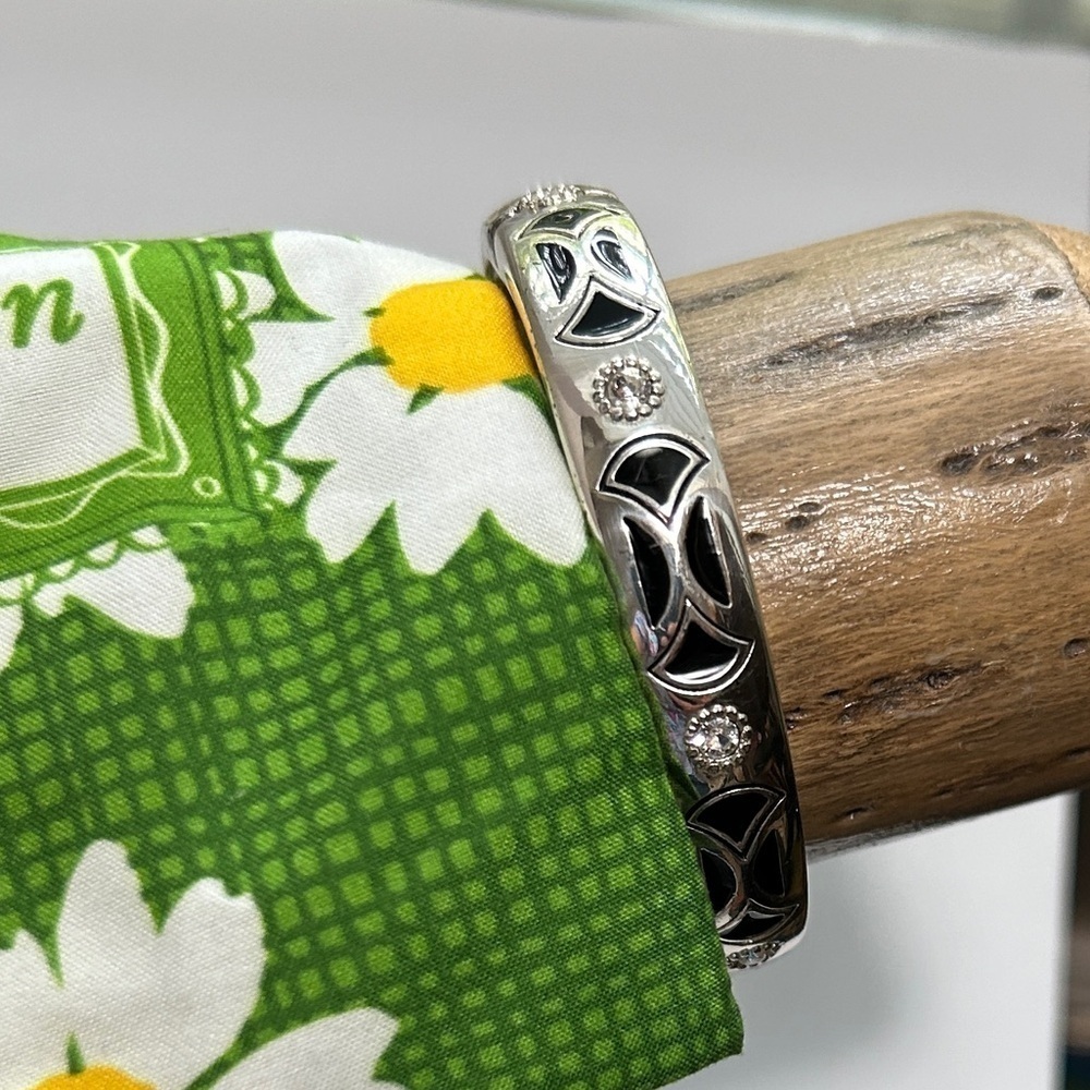 Brighton Capella Bangle Bracelet Magnetic Hinged Black Enamel Silver Plated - Picture 15 of 16